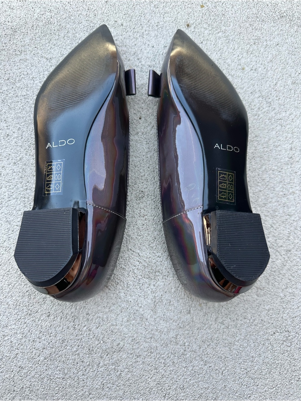 ALDO Iridescent Pointed-Toe Flats with Bow - Purple Sheen like new in box!! - Picture 3 of 4